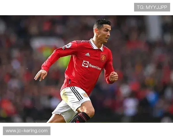 C罗再次梅开二度，曼联4-0大胜热刺，士气高涨