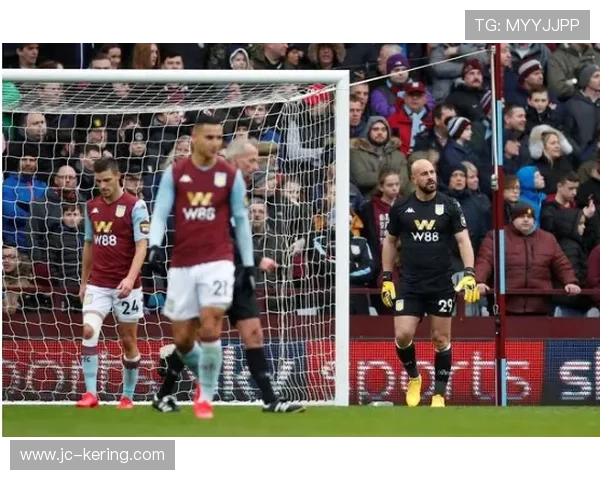 德甲莱比锡中场压迫,客队防线失衡：一场战术与数据共振的解码